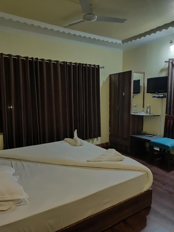 Curio's Seasons 3* Srinagar (Jammu and Kashmir)
